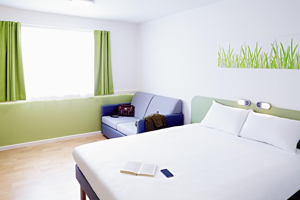 Ibis Budget Knutsford Room photo