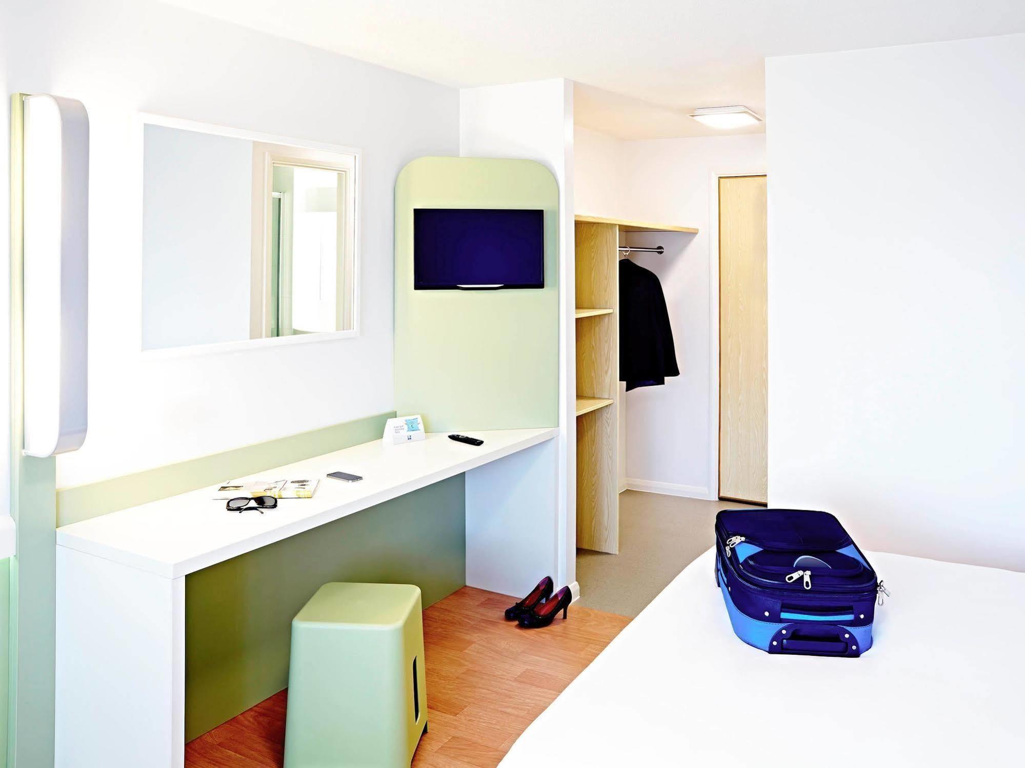 Ibis Budget Knutsford Exterior photo